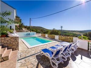 House Marija Rovanjska, Size 173.00 m2, Accommodation with pool, Airline distance to town centre 500 m