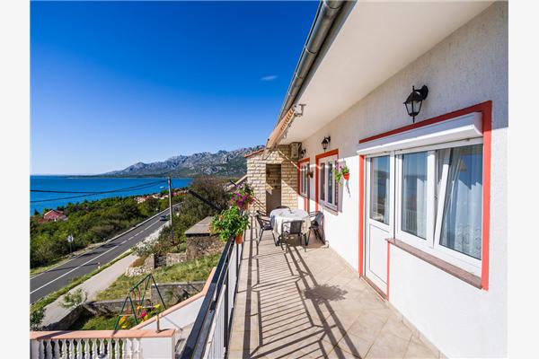 House K1, for 12 persons