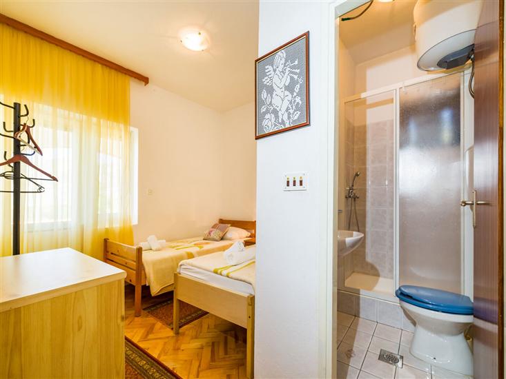 House K1, for 12 persons