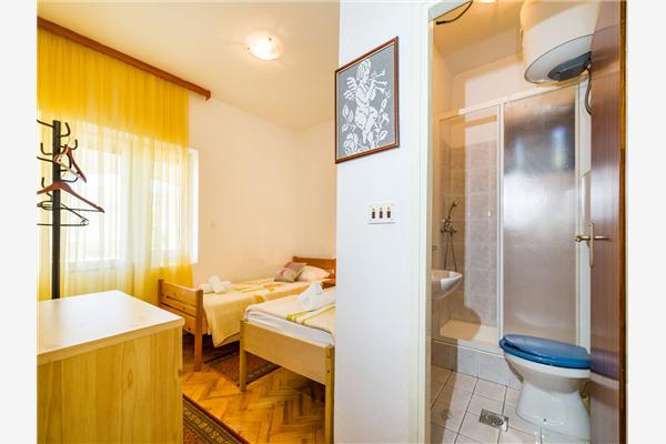 House K1, for 12 persons