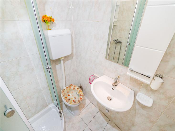 House K1, for 12 persons