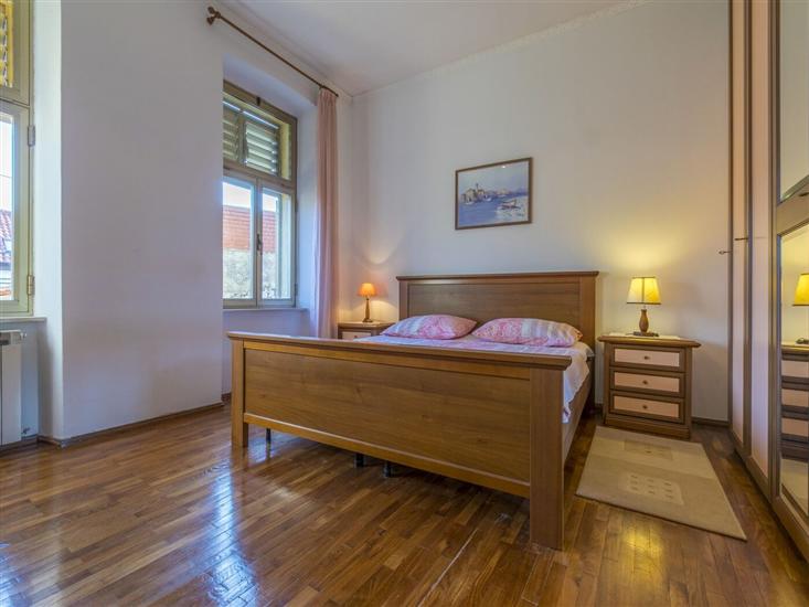 Apartment A1, for 5 persons