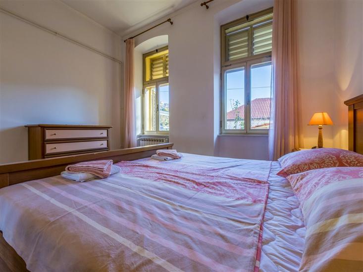 Apartment A1, for 5 persons