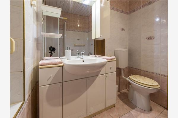 Apartment A1, for 5 persons