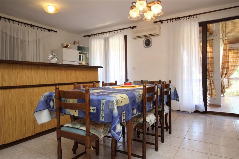 Apartment A3, for 5 persons