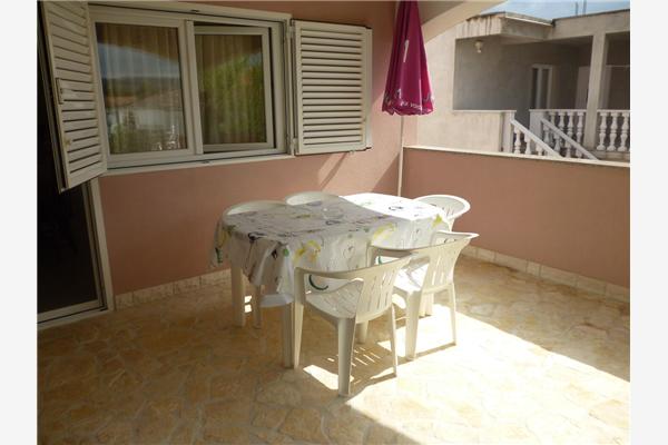 Apartment A5, for 5 persons