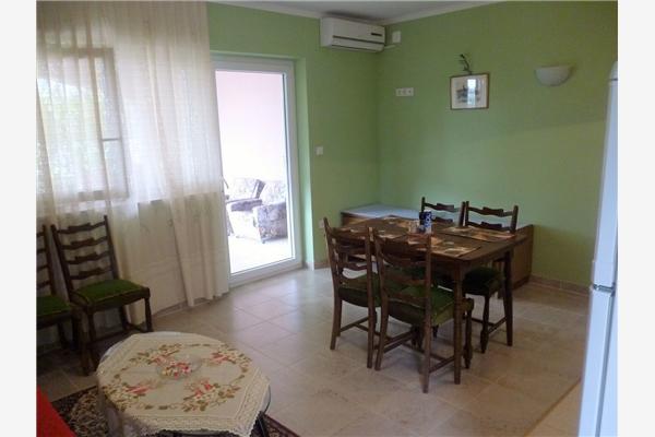 Apartment A5, for 5 persons