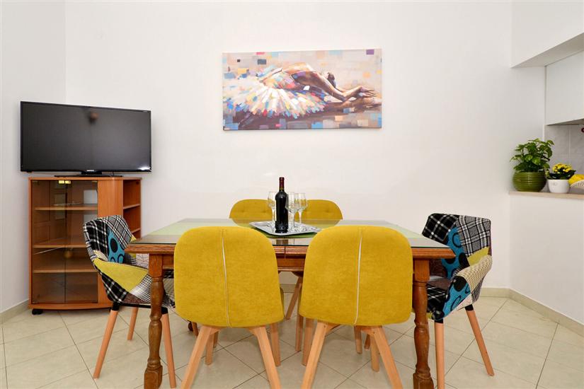 Apartment A1, for 6 persons