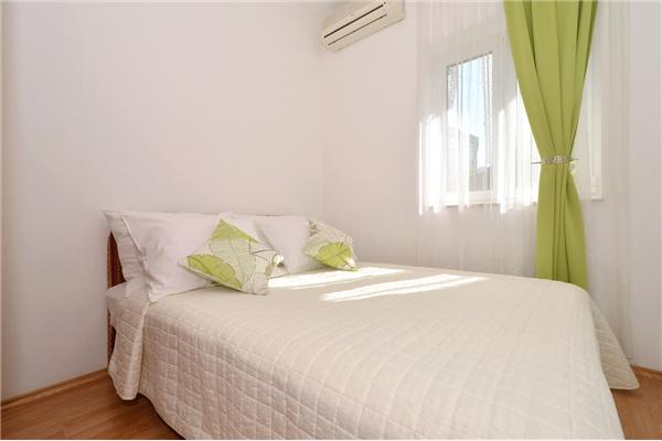 Apartment A1, for 6 persons