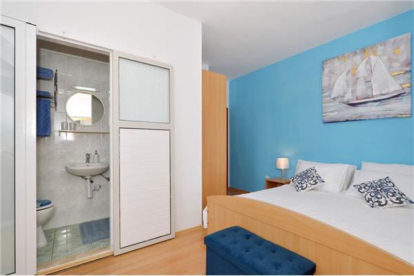 Apartment A2, for 6 persons