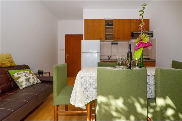 Apartment A2, for 6 persons