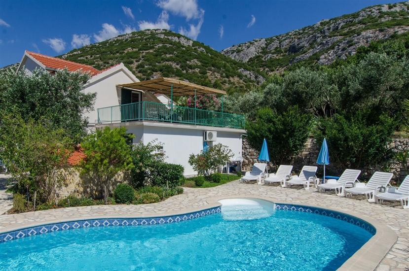 Hiša Holiday Villa Klara