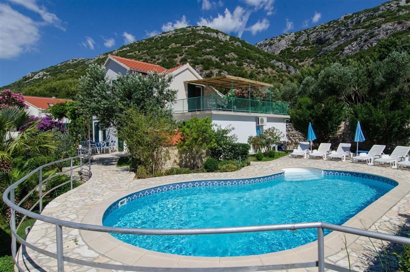 Hiša Holiday Villa Klara