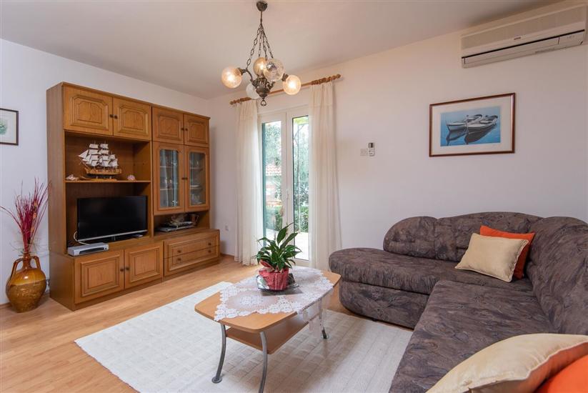 Kuća K1, za 10 osoba/e