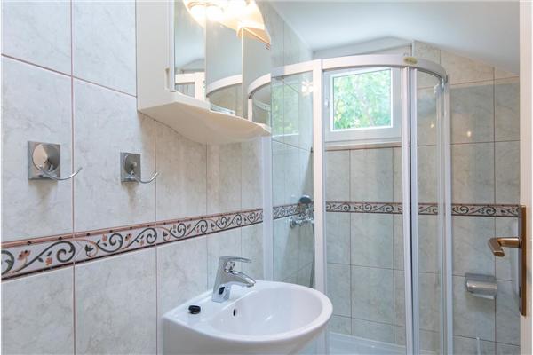 Kuća K1, za 10 osoba/e