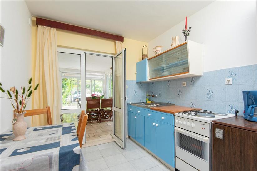 Kuća K1, za 10 osoba/e