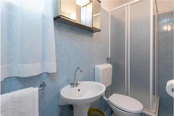 Kuća K1, za 10 osoba/e