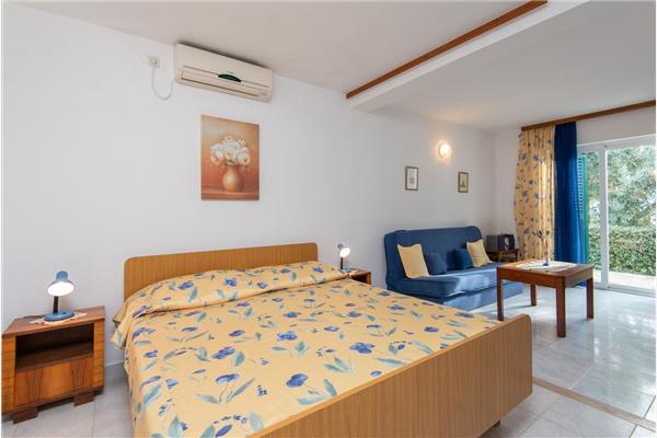 Kuća K1, za 10 osoba/e