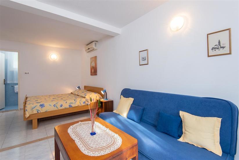 Kuća K1, za 10 osoba/e