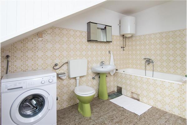 Kuća K1, za 10 osoba/e