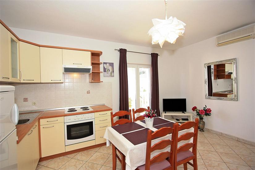Apartment A6, for 5 persons