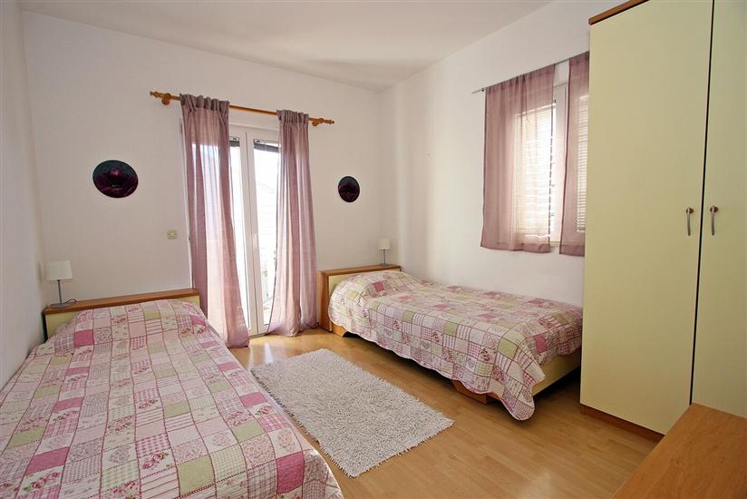 Apartment A6, for 5 persons