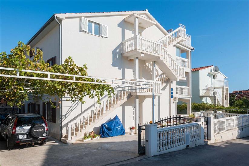 Apartments and Rooms PAPICA