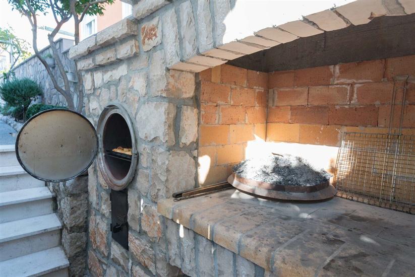 Apartments and Rooms PAPICA