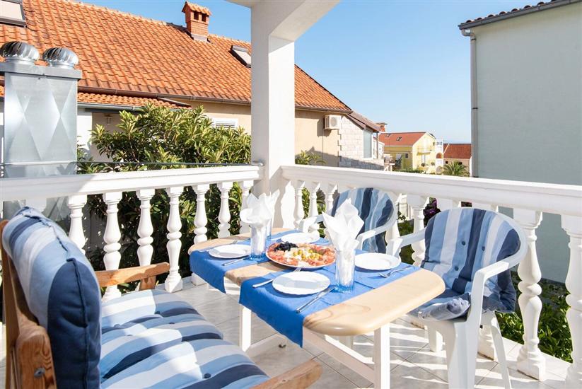 Room S1, for 2 persons