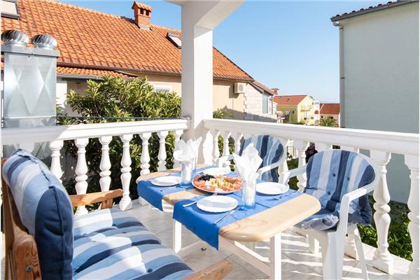 Room S1, for 2 persons