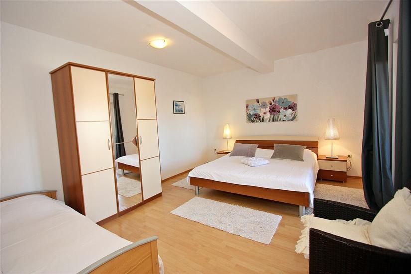 Apartment A4, for 6 persons
