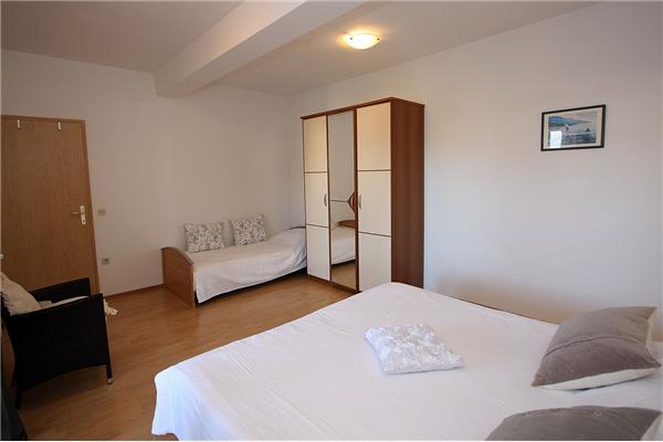 Apartment A4, for 6 persons