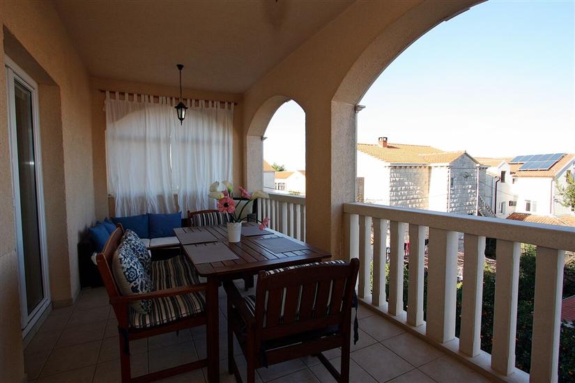 Apartment A4, for 6 persons