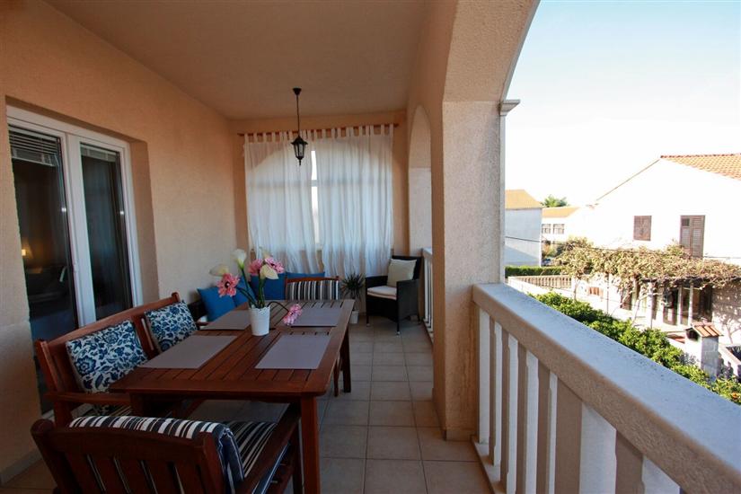 Apartment A4, for 6 persons