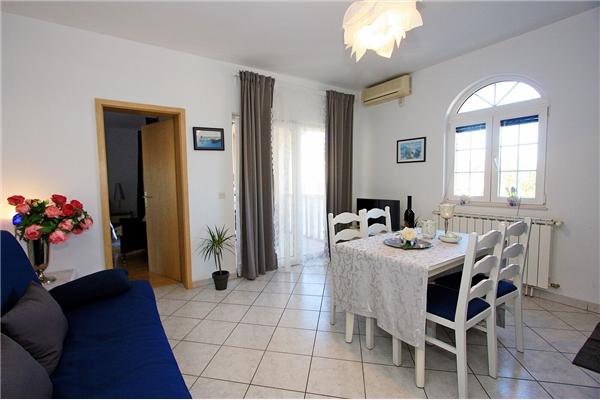 Apartment A4, for 6 persons