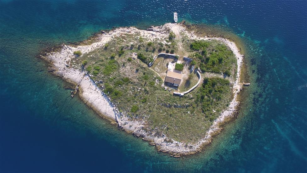 House Island just for You- Ravna Sika