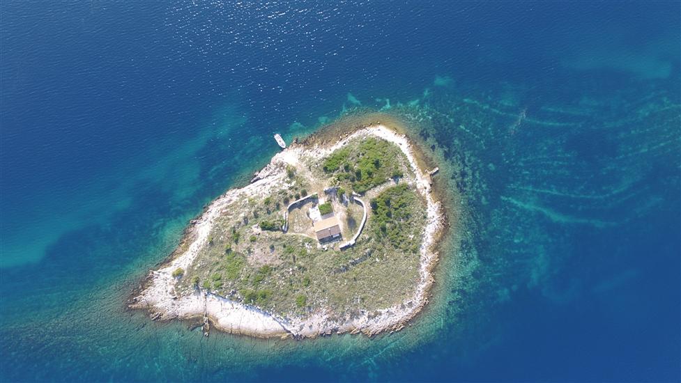 House Island just for You- Ravna Sika