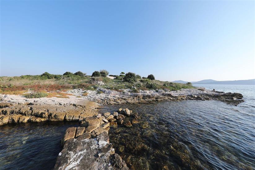 House Island just for You- Ravna Sika