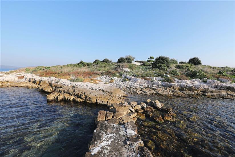 House Island just for You- Ravna Sika