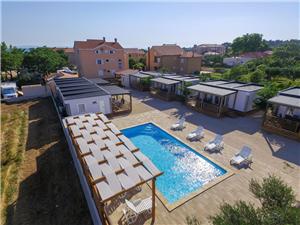 Appartementen Medanic Privlaka (Zadar), Kwadratuur 43,00 m2, Accommodatie met zwembad, Lucht afstand tot de zee 50 m