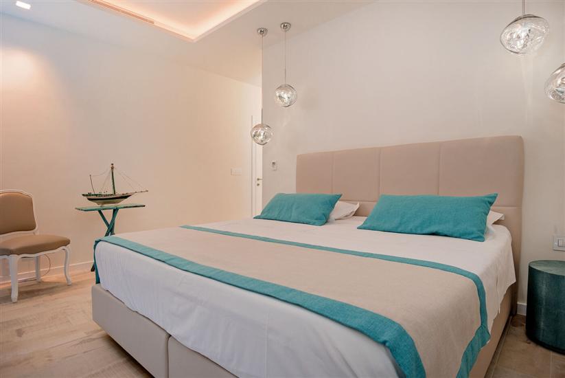 House K1, for 12 persons