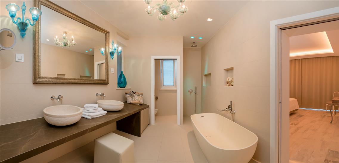 House K1, for 12 persons