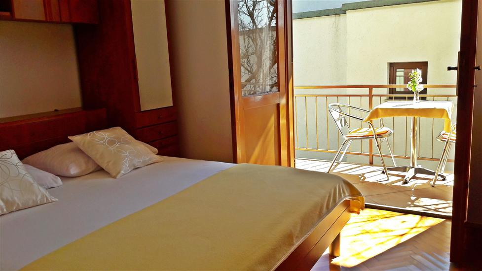 Apartment A1, for 8 persons