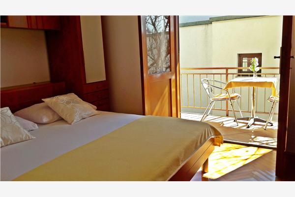 Apartment A1, for 8 persons