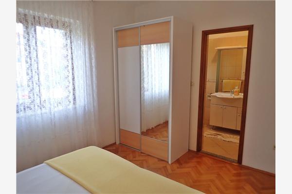 Apartment A1, for 8 persons