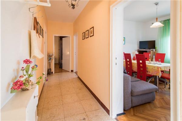 Apartment A1, for 5 persons