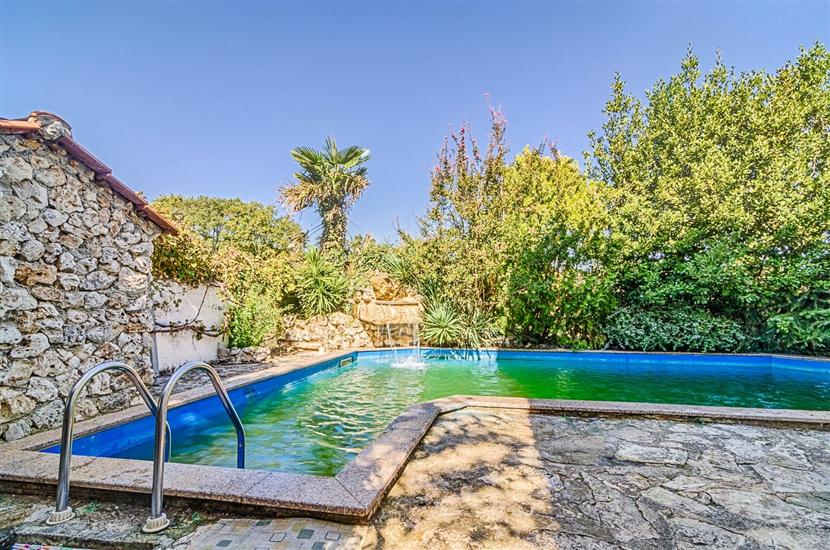 Apartmaji Marin sa bazenom