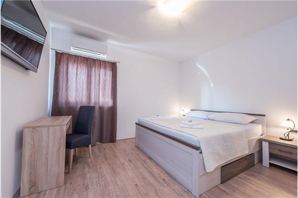 House K1, for 8 persons