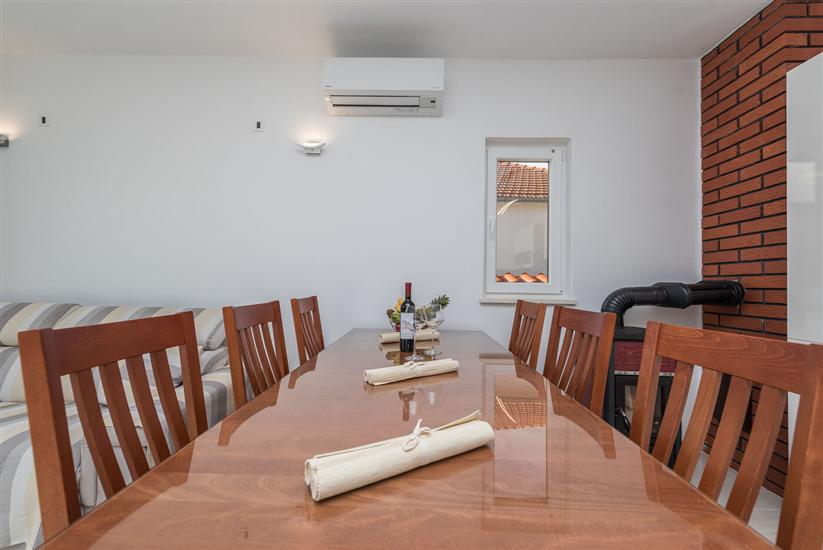 House K1, for 8 persons