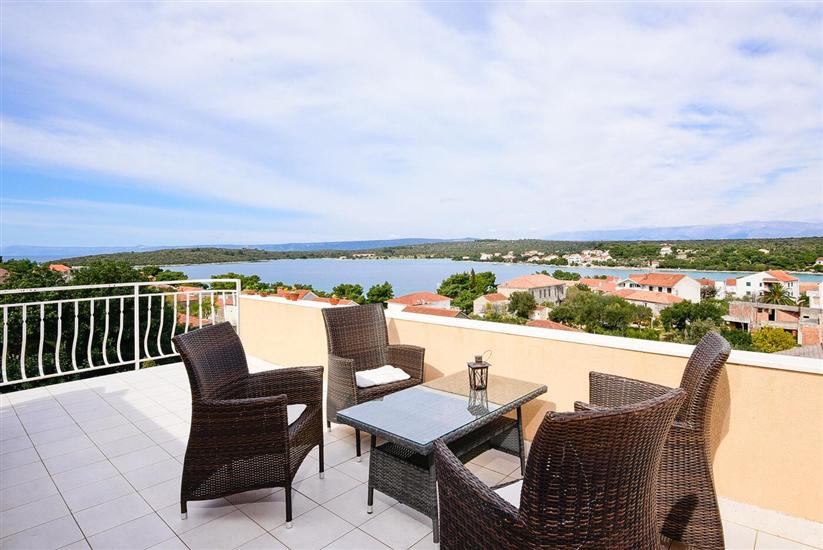 Apartment A4, for 6 persons